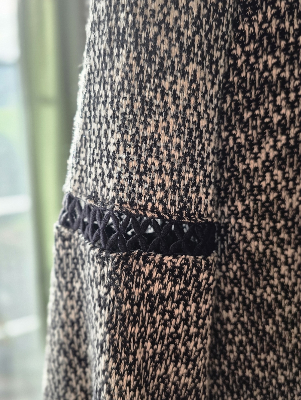 Design Lab Lord & Taylor Bell Sleeve Sweater - Size Medium -Flawless Piece - Picture 4 of 12